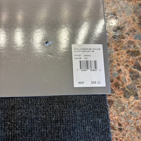 NWT Michael Kors 2 Piece Hat Scarf Set Dark Gray $88 Style 34401C - Picture 6 of 6